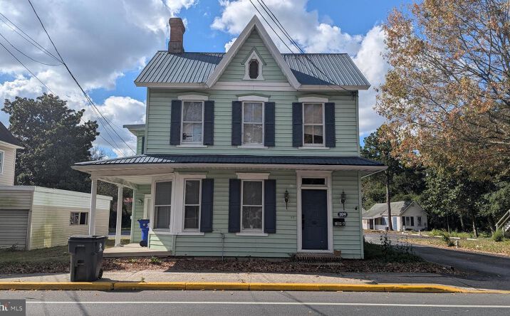Pictures of Multifamily property located at 109 S Bedford St, Georgetown, DE 19947 for sales - image #1