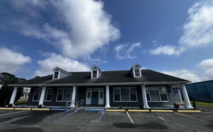 Pictures of Mixed Use, Office, Special Purpose property located at 7701 West St Bernard, Arabi, LA 70032 for sales - image #1