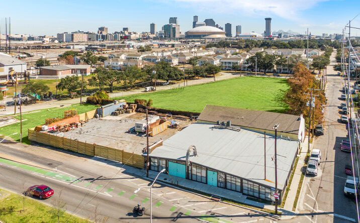 Pictures of Mixed Use, Office, Retail property located at 1230 S Broad St, New Orleans, LA 70125 for sales - image #1