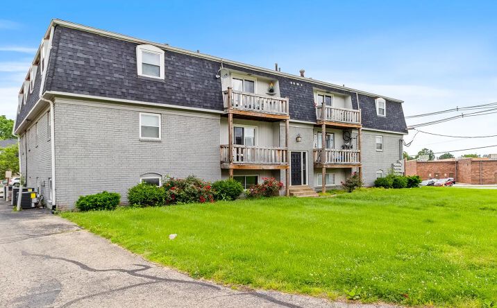 Pictures of Multifamily property located at 3400 Lesway Ct, Louisville, KY 40220 for sales - image #1