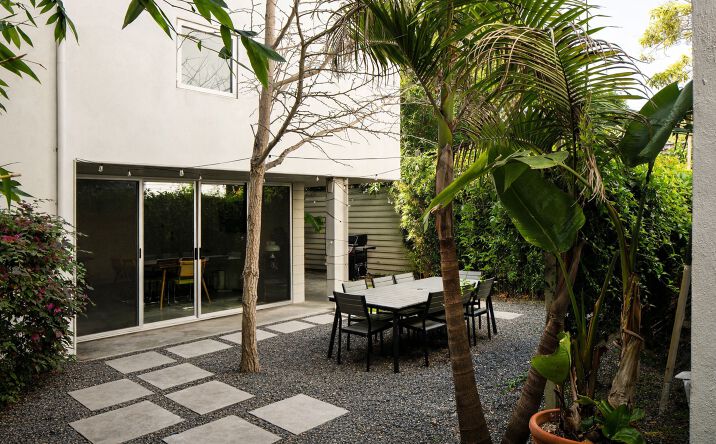 Pictures of Multifamily property located at 608 Westminster Ave, Los Angeles, CA 90291 for sales - image #1