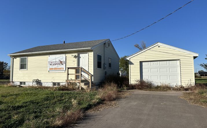Pictures of Industrial property located at 340 Hollister Ave, Salem, SD 57058 for sales - image #1