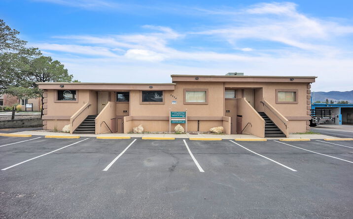 Pictures of Office property located at 2924 Beacon St, Colorado Springs, CO 80907 for sales - image #1