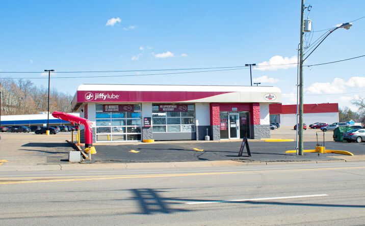 Pictures of Retail property located at 3046 Maple Ave, Zanesville, OH 43701 for sales - image #1