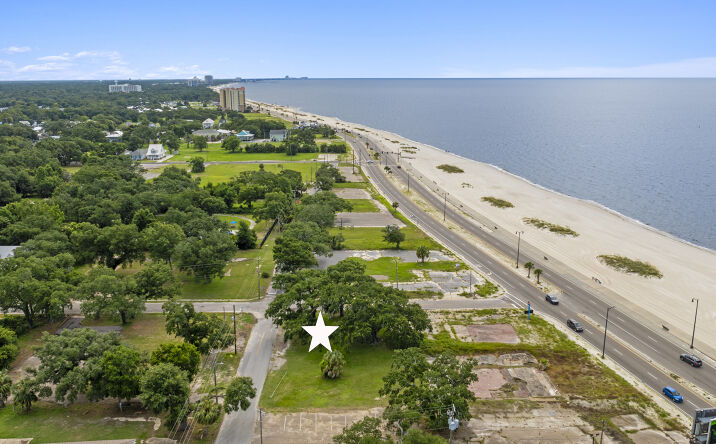 Pictures of Land property located at 640 16th St, Gulfport, MS 39507 for sales - image #1