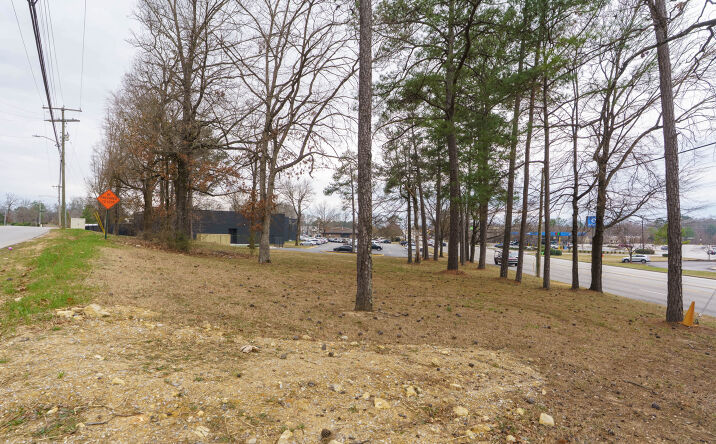 Pictures of Land property located at 6182 Lee Hwy, Chattanooga, TN 37421 for sales - image #1