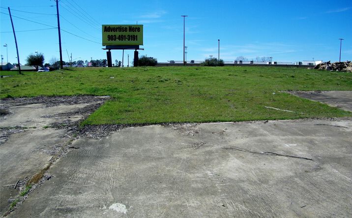 Pictures of Land property located at 1 E Washington Street, Idabel, OK 74745 for sales - image #1