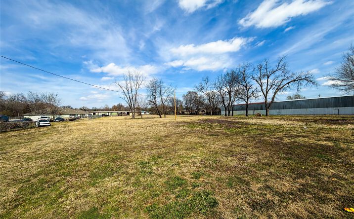Pictures of Land property located at 206 W 4th Street, Tahlequah, OK 74464 for sales - image #1
