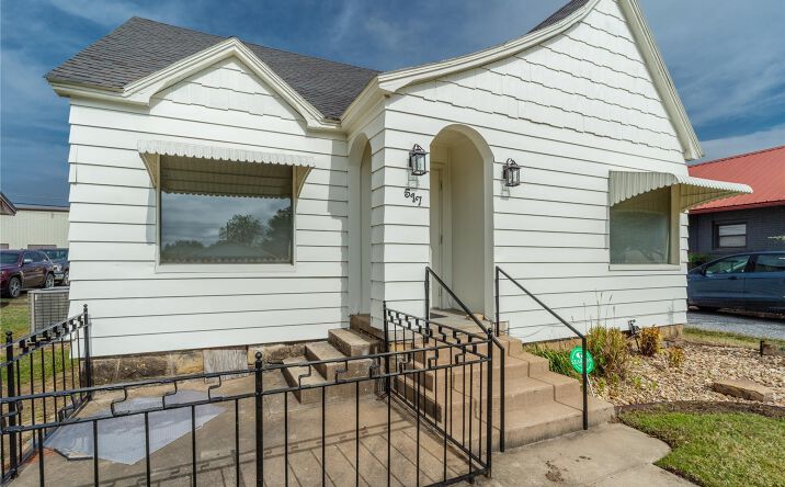 Pictures of Mixed Use, Office property located at 517 E Cherokee Avenue, McAlester, OK 74501 for sales - image #1