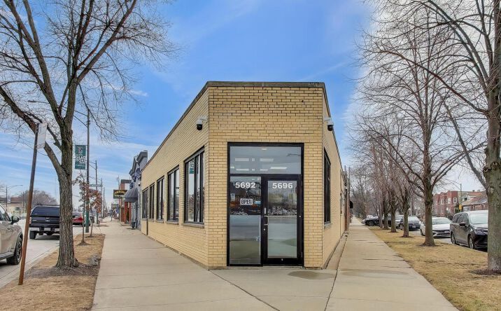 Pictures of Office property located at 5696 N Milwaukee Avenue, Chicago, IL 60646 for sales - image #1