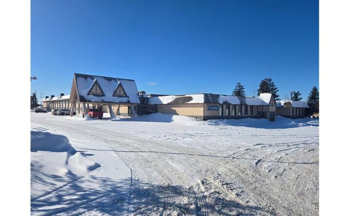 Pictures of Hospitality property located at 833 W Main St, Gaylord, MI 49735 for sales - image #1