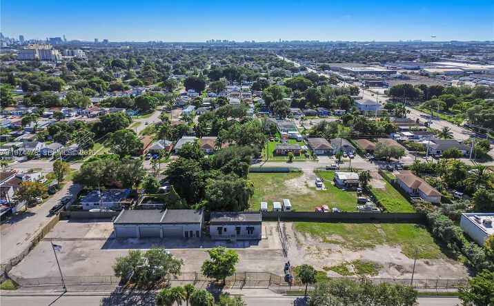 Pictures of Land, Industrial property located at 3100 NW 62nd St, Hialeah Gardens, FL 33147 for sales - image #1