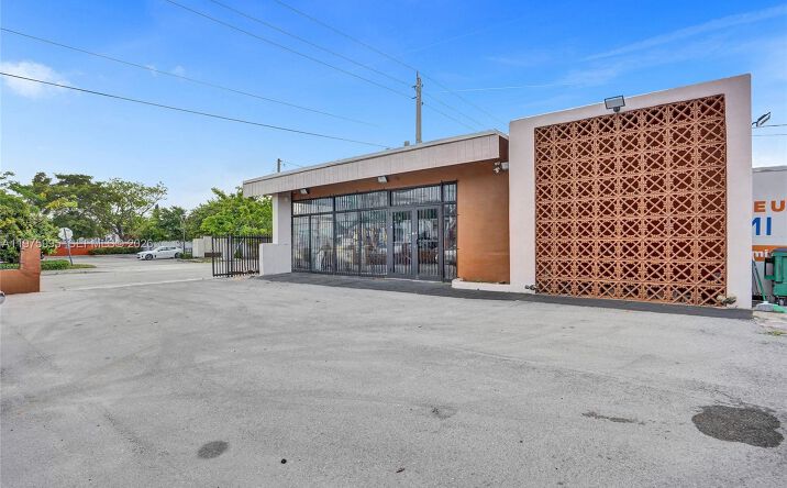 Pictures of Mixed Use, Retail property located at 5595 NW 17th Ave, Miami, FL 33142 for sales - image #1