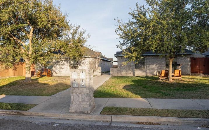 Pictures of Multifamily property located at 2216 N Dahlia Street, Pharr, TX 78577 for sales - image #1