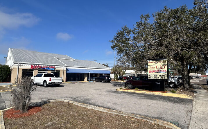 Pictures of Retail property located at 1309 S Collins St, Plant City, FL 33563 for sales - image #1