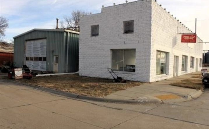Pictures of Industrial property located at 915 East St, Wood River, NE 68883 for sales - image #1