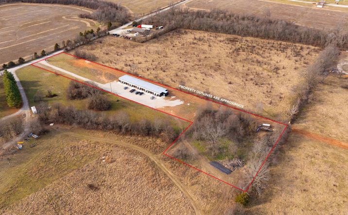 Pictures of Multifamily property located at 1380 Co Rd 8530, West Plains, MO 65775 for sales - image #1