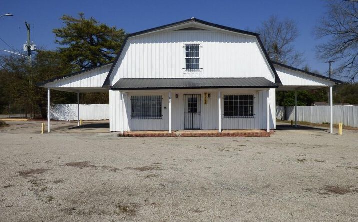 Pictures of Retail property located at 1935 Gillespie St, Fayetteville, NC 28306 for sales - image #1