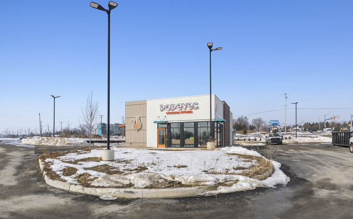Pictures of Retail property located at 3877 Eastgate Blvd, Easton, PA 18045 for sales - image #1