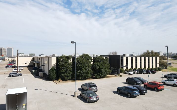 Pictures of Industrial property located at 3191 Commonwealth Dr., Dallas, TX 75247 for sales - image #1
