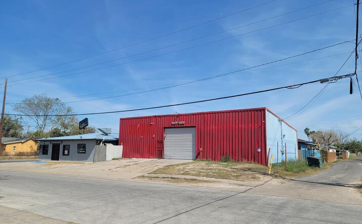 Pictures of Retail, Industrial property located at 2404 13th St. #1&2, Brownsville, TX 78521 for sales - image #1