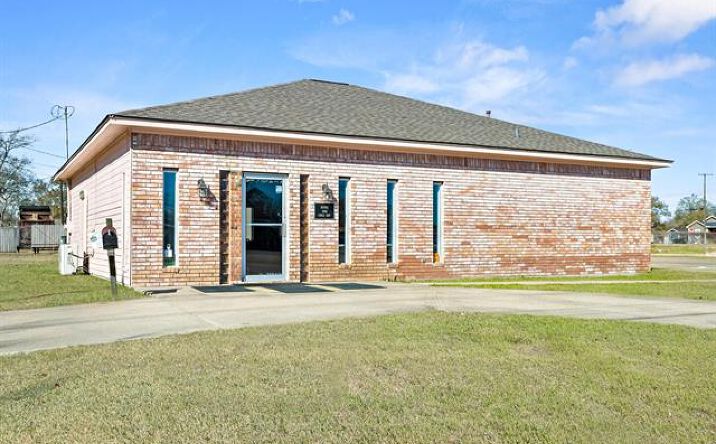 Pictures of Business for Sale, Mixed Use, Office property located at 3690 S 11th St, Beaumont, TX 77705 for sales - image #1