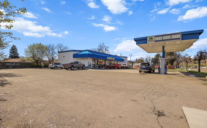 Pictures of Retail property located at 1715 Walnut St, Red Bluff, CA 96080 for sales - image #1
