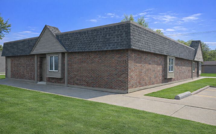 Pictures of Office, Retail property located at 29111 Harper Ave, St. Clair Shores, MI 48081 for sales - image #1