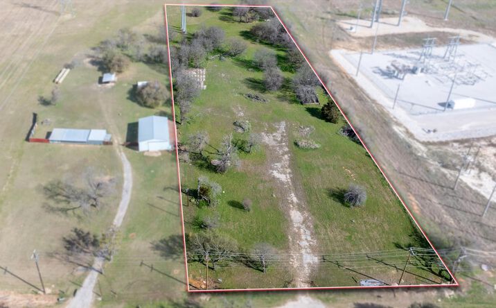 Pictures of Land property located at 2909 E Bankhead Hwy, Weatherford, TX 76087 for sales - image #1
