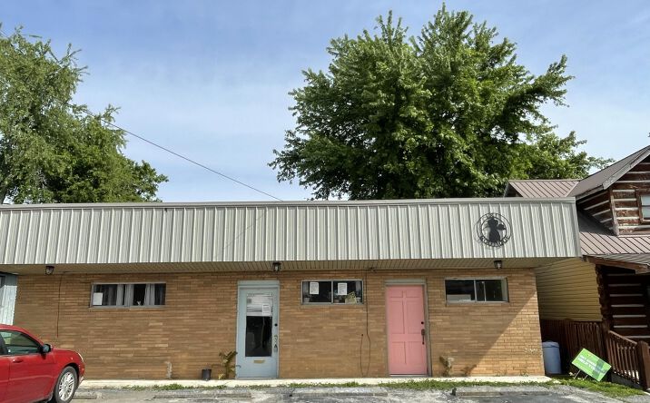 Pictures of Office property located at 161 Court St, Whitley City, KY 42653 for sales - image #1