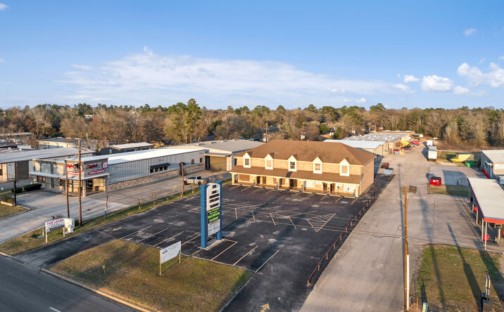 Pictures of Office property located at 2210 N Frazier St, Conroe, TX 77303 for sales - image #1