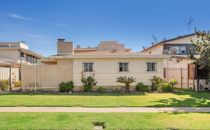 Pictures of Multifamily property located at 10634 Crenshaw Blvd, Inglewood, CA 90303 for sales - image #1