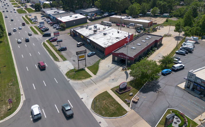image of property at 36565 S GRATIOT AVE Clinton Township MI 48035-1723
