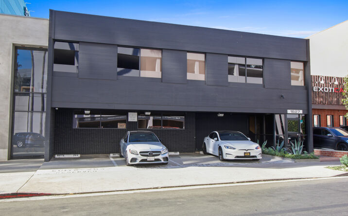 Pictures of Office property located at 1627 Pontius Ave, Los Angeles, CA 90025 for sales - image #1