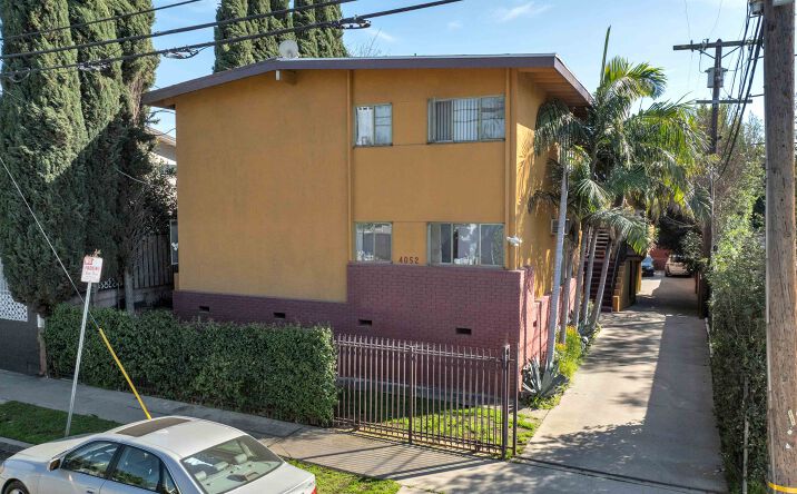 Pictures of Multifamily property located at 4052 Chevy Chase Dr, Los Angeles, CA 90039 for sales - image #1