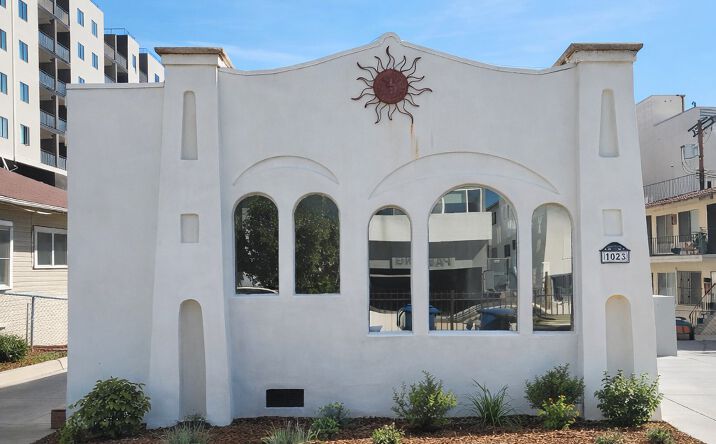 Pictures of Multifamily property located at 1028 S Serrano Ave, Los Angeles, CA 90006 for sales - image #1
