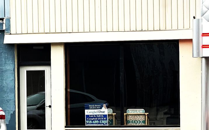 Pictures of Office, Retail property located at 307 W Gentry Street, Checotah, OK 74426 for sales - image #1