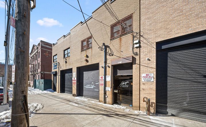 Pictures of Industrial property located at 38-56 11th Street, New York, NY 11101 for sales - image #1