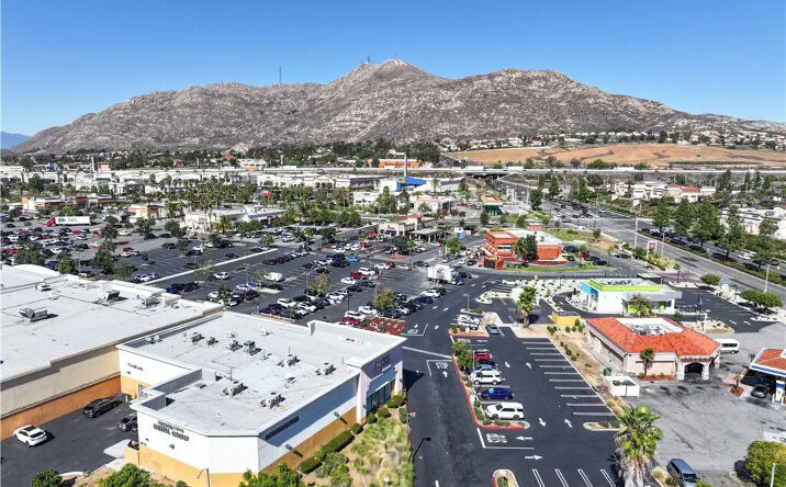 Pictures of Retail, Office property located at 2878 Campus Pkwy, Riverside, CA 92507 for sales - image #1
