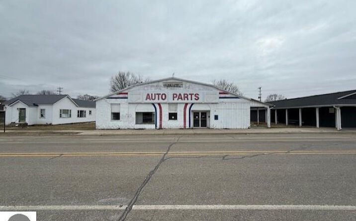 Pictures of Retail property located at 311 Prospect Street, Alma, MI 48801 for sales - image #1