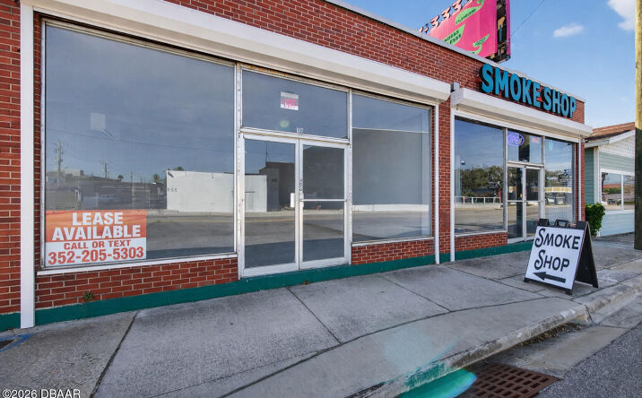 Pictures of Business for Sale, Retail property located at 517 W International Speedway Boulevard, Daytona Beach, FL 32114 for sales - image #1