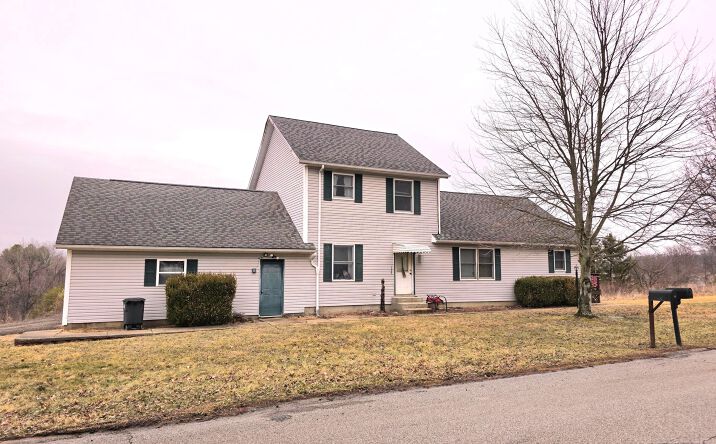 Pictures of Multifamily property located at 141 Meadowpark Drive, Cambridge, OH 43725 for sales - image #1
