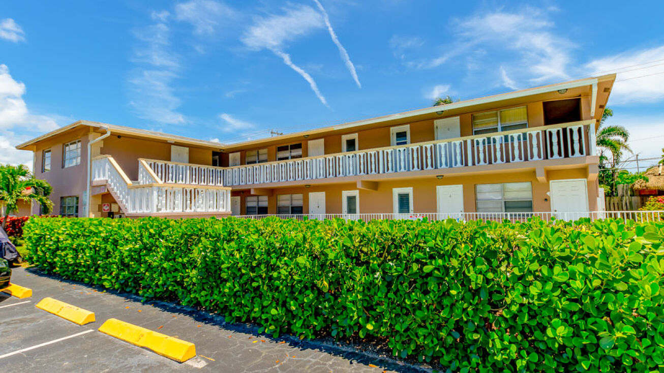 295 395 SW 15th Street, Pompano Beach, FL 33060