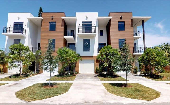 Pictures of Multifamily property located at 1501 N 17th Ave, Hollywood, FL 33020 for sales - image #1