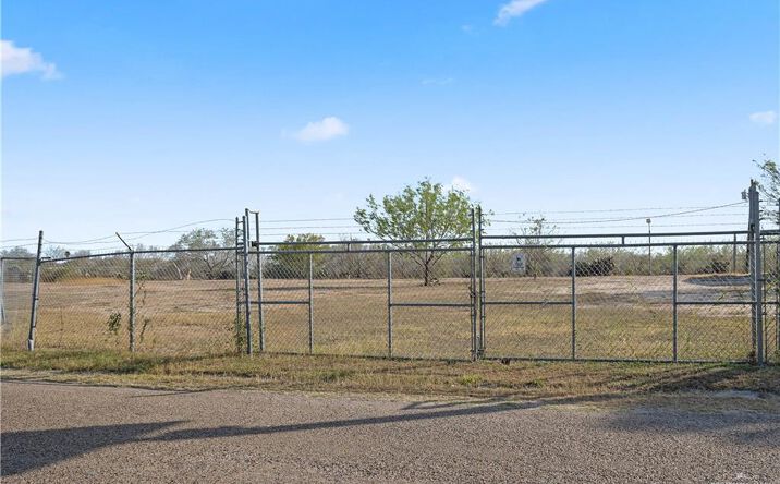 Pictures of Land property located at 304 Elida Street, Hidalgo, TX 78573 for sales - image #1