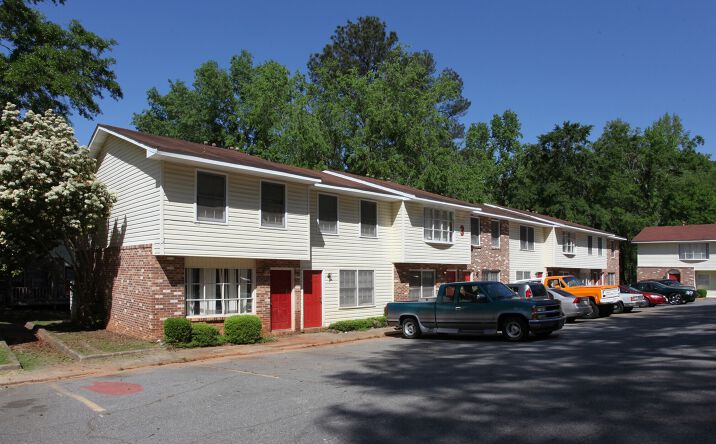 Pictures of Multifamily property located at 2360 Tredway Dr, Macon, GA 31211 for sales - image #1