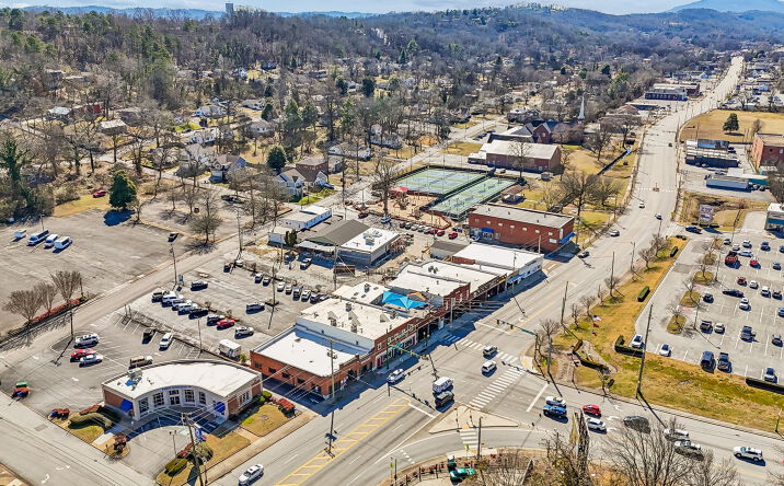 Pictures of Mixed Use, Multifamily, Office, Retail property located at 3920 Dayton Blvd, Red Bank, TN 37415 for sales - image #1