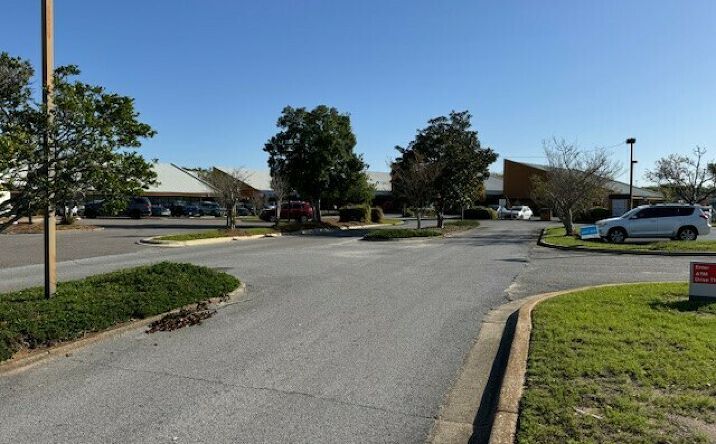 Pictures of Office property located at 4700 Bayou Blvd, Pensacola, FL 32503 for sales - image #1