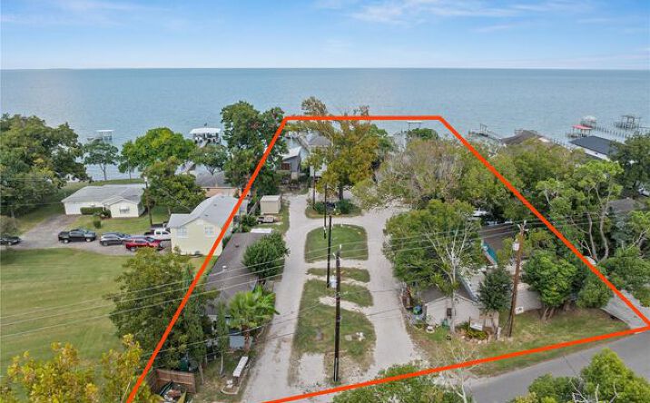 Pictures of Business for Sale, Hospitality, Multifamily, Special Purpose property located at 3709 Bayshore Dr, Bacliff, TX 77518 for sales - image #1