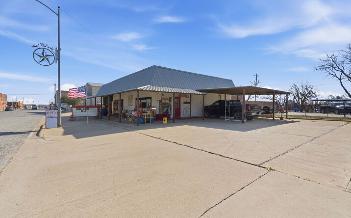 Pictures of Retail property located at 215 W 8th St, Cisco, TX 76437 for sales - image #1